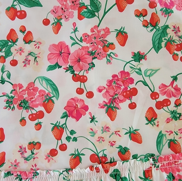 NWT Ann Taylor Strawberry And Cherry White Peplum Tie Back Top Size S - Picture 8 of 12